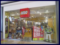 Oakland Mall - LEGO store